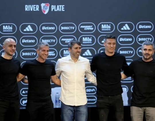 Coudet fue presentado como DT de River: “No vine a un cumpleaños”