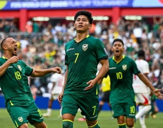 Bolivia le ganó a Surinam y quedó a un triunfo del Mundial 2026
