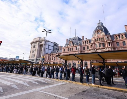 Cámaras de colectivos amenazan con reducir el servicio nocturno en el AMBA