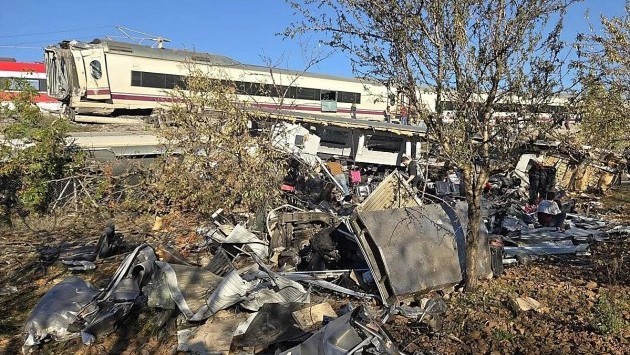 Tragedia en España: ya son al menos 68 los muertos tras el choque de trenes de alta velocidad